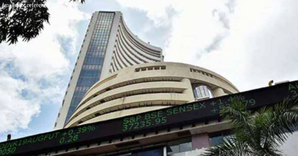 Sensex slumps 1,089 points; banking, metal stocks dip